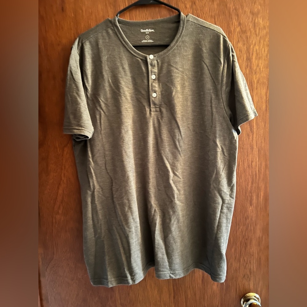 Mens henley top